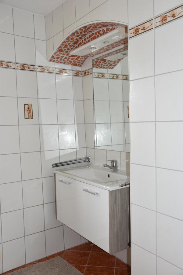 Biohof Weissensteiner Apartamento Ullrichs Exterior foto