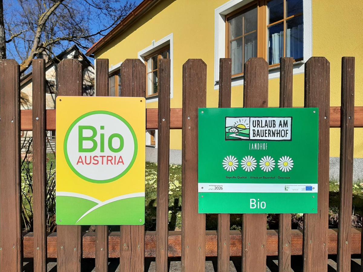 Biohof Weissensteiner Apartamento Ullrichs Exterior foto