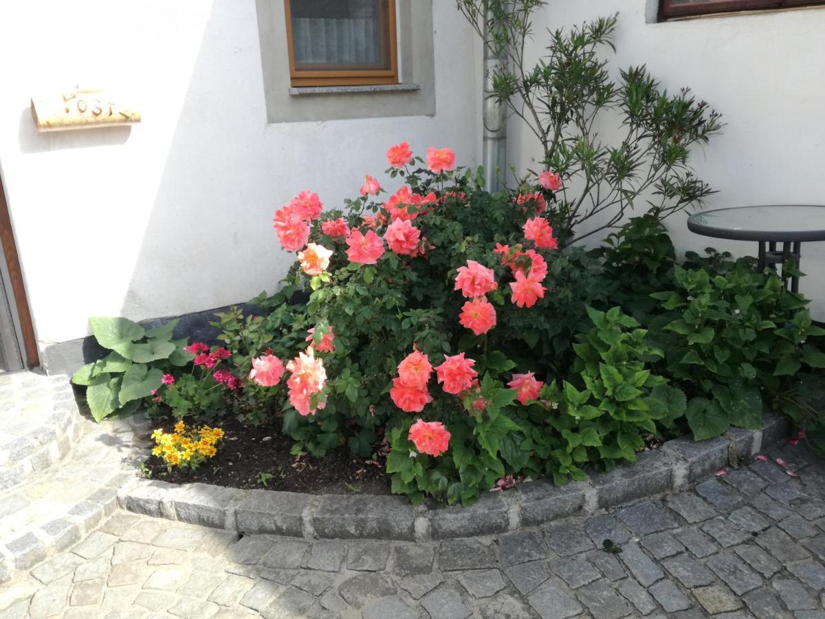 Biohof Weissensteiner Apartamento Ullrichs Exterior foto