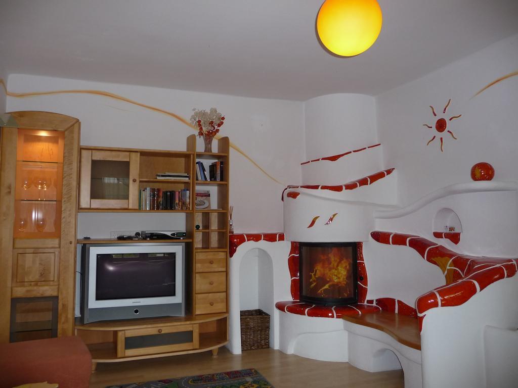 Biohof Weissensteiner Apartamento Ullrichs Quarto foto