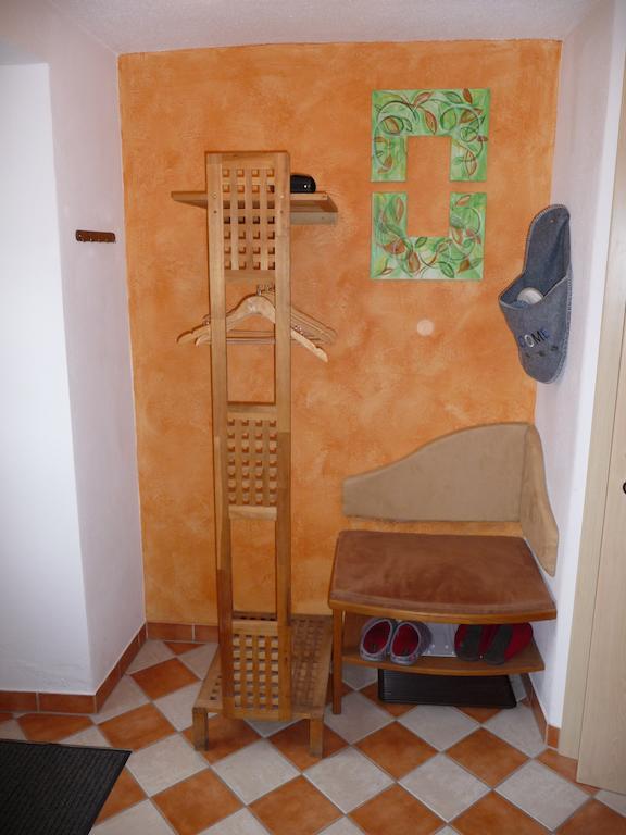 Biohof Weissensteiner Apartamento Ullrichs Quarto foto